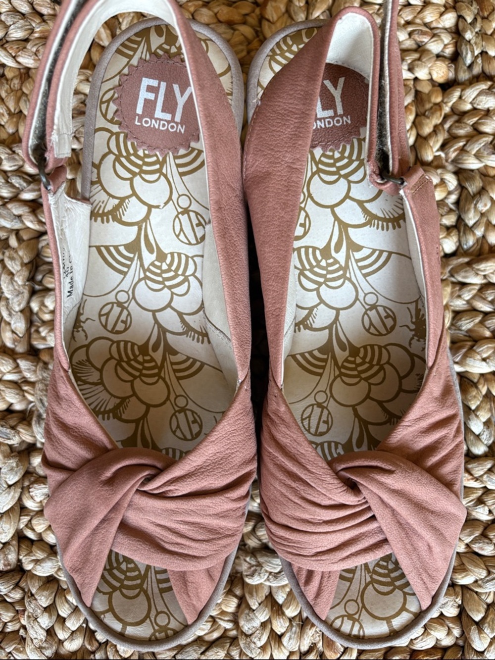 FLY London Yakim Platform Wedge Sandal -size 40